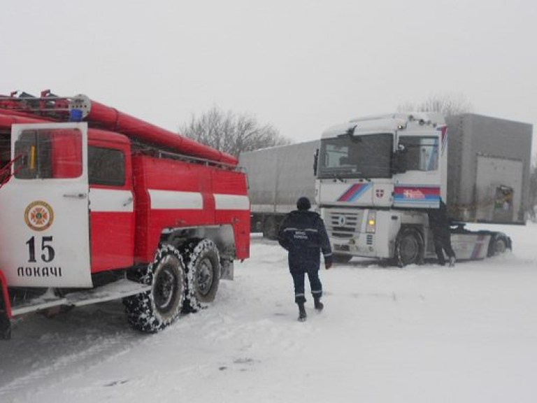 В Запорожской области на трассе из-за непогоды заблокированы более 170 автомобилей