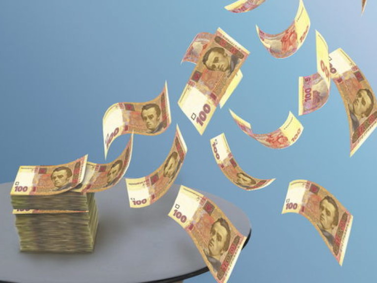 Дыра в государственном бюджете будет расти – эксперт