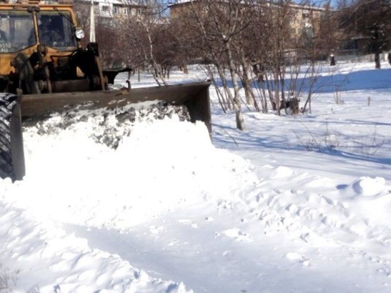 На Николаевщине в снежно-автомобильном заторе женщина начала рожать
