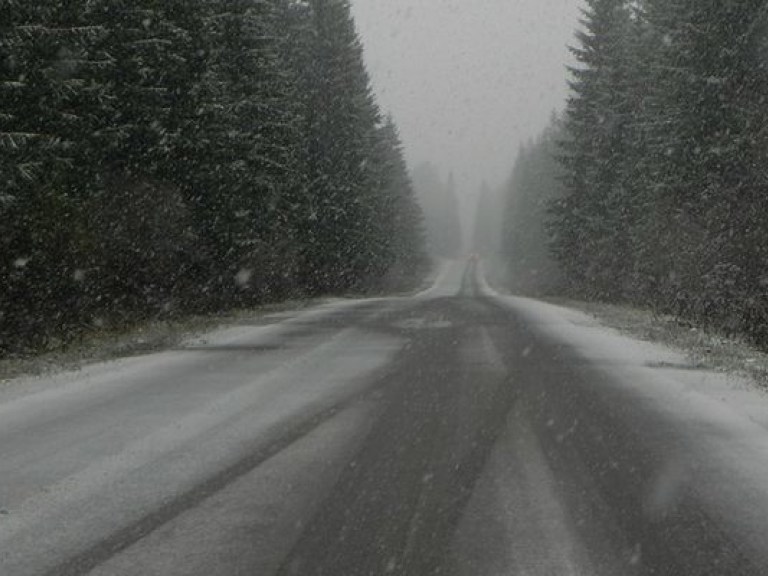На Прикарпатье от снега расчистили все дороги