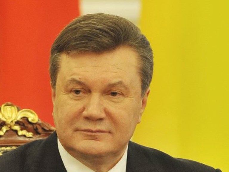 Янукович заинтересован в возврате Конституции-2004, но ближе к выборам &#8212; нардеп
