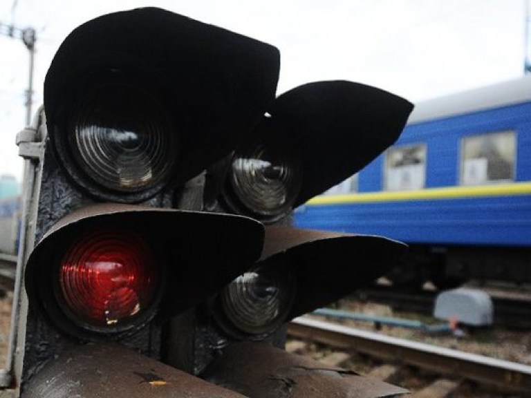 В Николаеве воры украли тормозную систему прямо с поезда