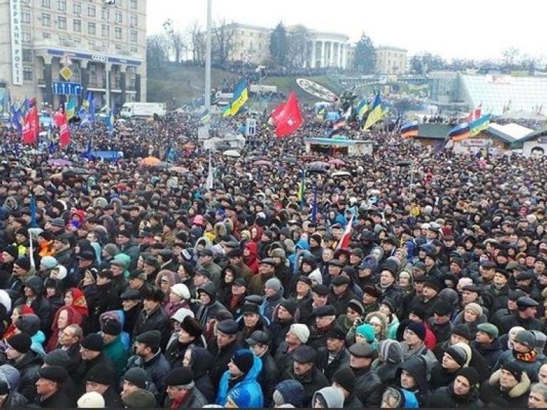 Политолог: Майдан и его риторика сводят людей с ума