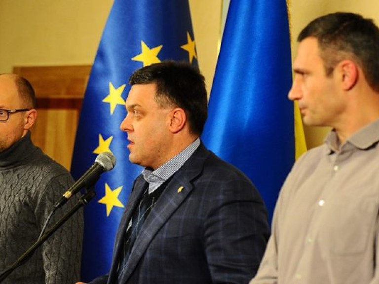 Топалов: ЕС и США должны дать оценку экстремистским группировкам, формирующимся сегодня на Майдане