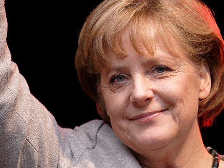 Ангела Меркель планирует встретиться с лидерами украинской оппозиции