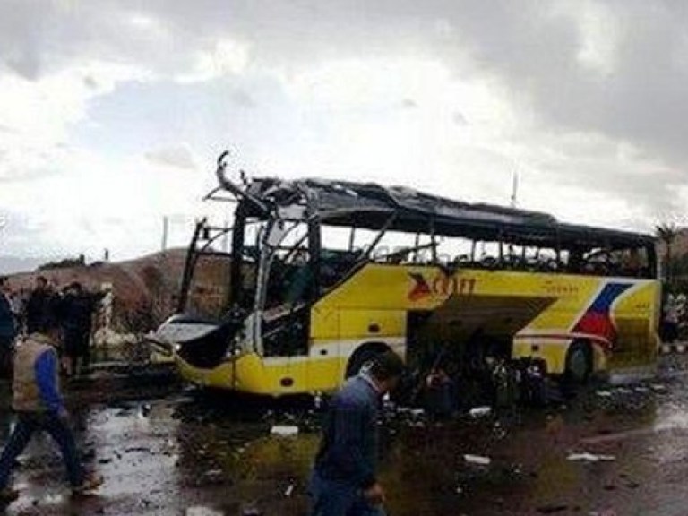 Бомбу в туристический автобус заложили прямо на границе Израиля с Египтом (ФОТО)
