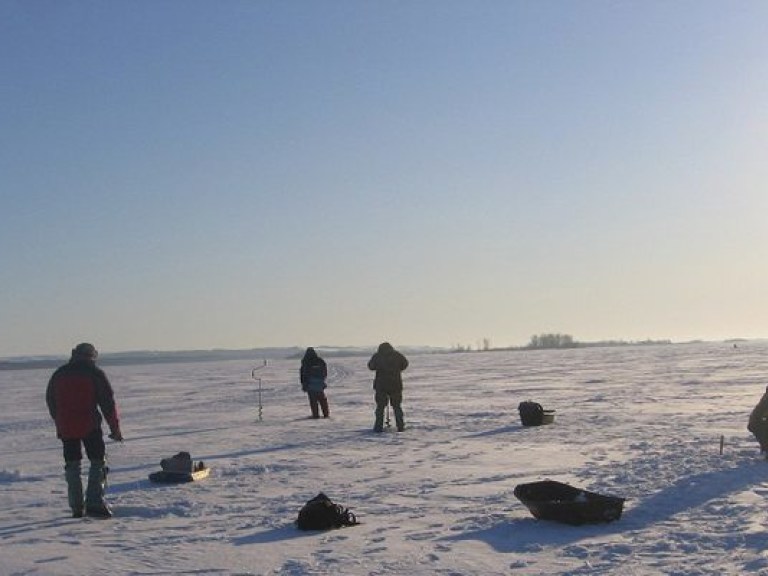 На реке Рось, провалившись под лед, погибло два человека