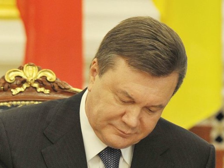 Янукович разрешил назначать на пост замглавы СНБО военнослужащих