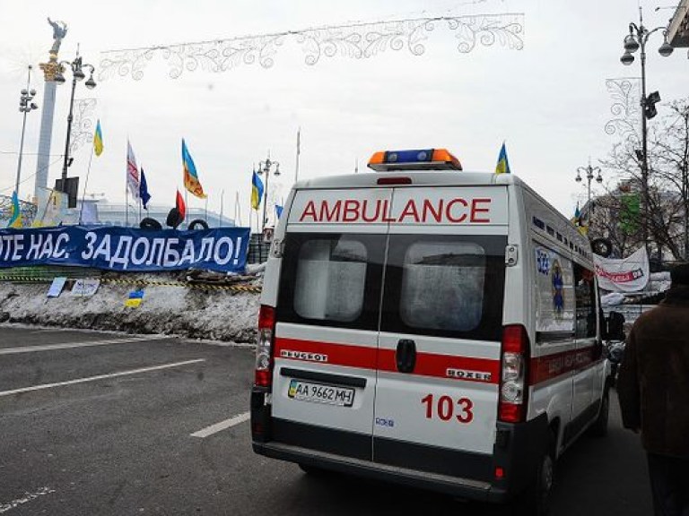В центре Киева дежурят 20 карет скорой помощи