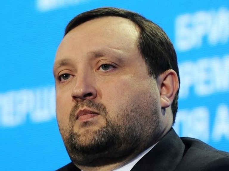 Арбузов считает противостояние на Майдане попыткой силового захвата власти