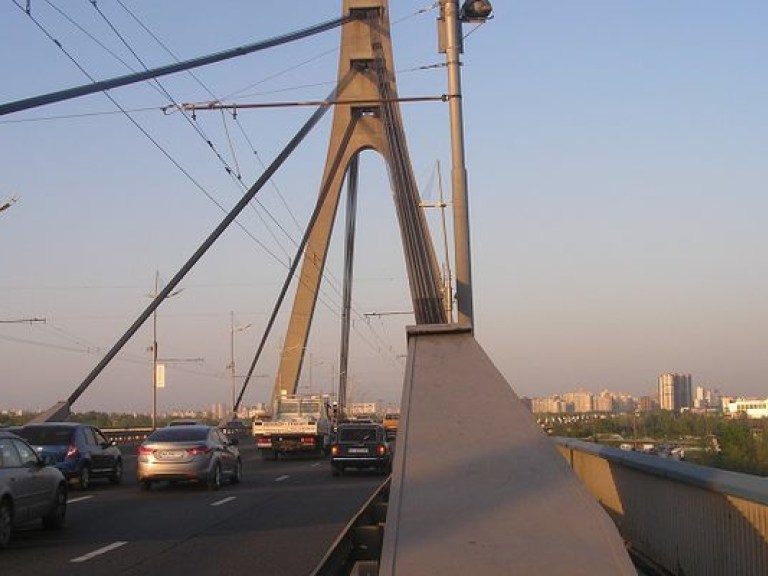 В КГГА отрицают перекрытие мостов в Киеве