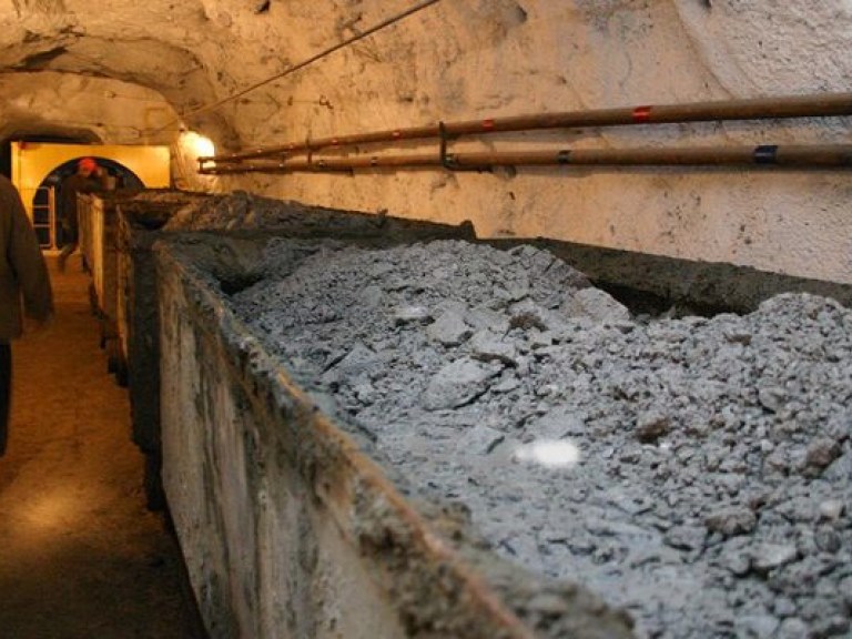 На украинских шахтах введен особый режим