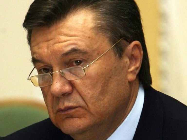 Янукович потерял трех советников