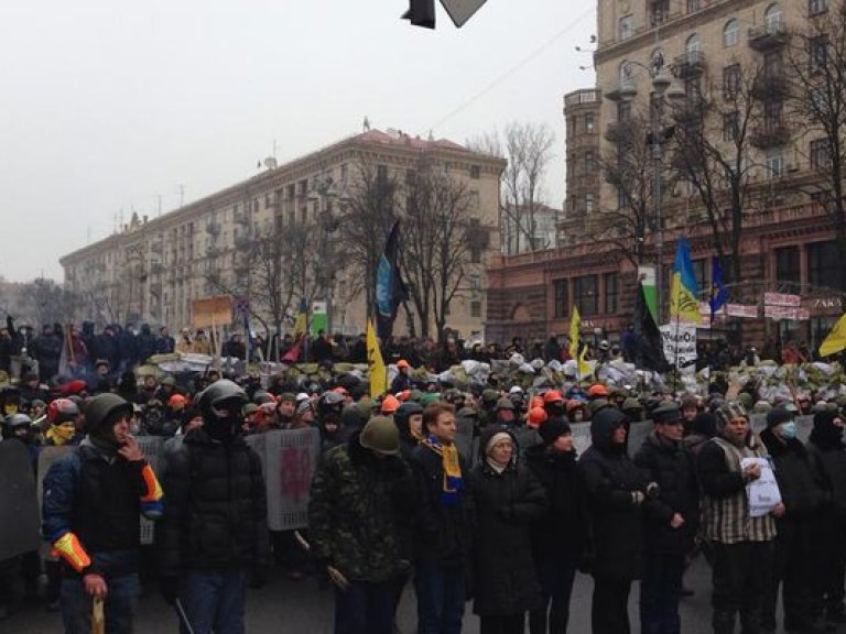 Макеенко: С согласия митингующих завтра начнут убирать баррикады