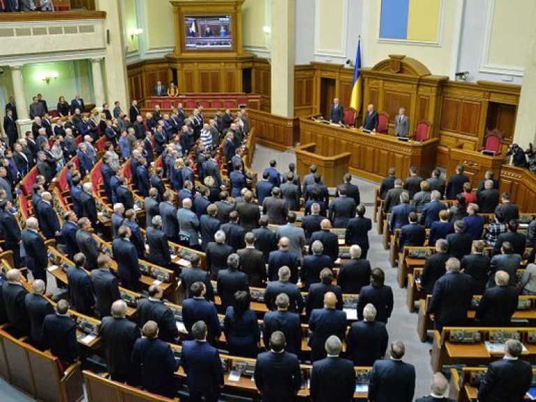 Депутаты проголосовали за освобождение политзаключенных и разошлись до завтра