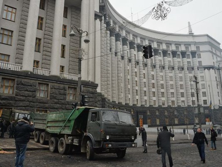 В правительственном квартале восстановлено движение автомобилей