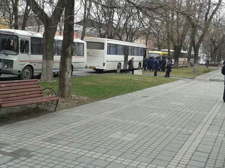 На месте митинга в Симферополе обнаружили труп