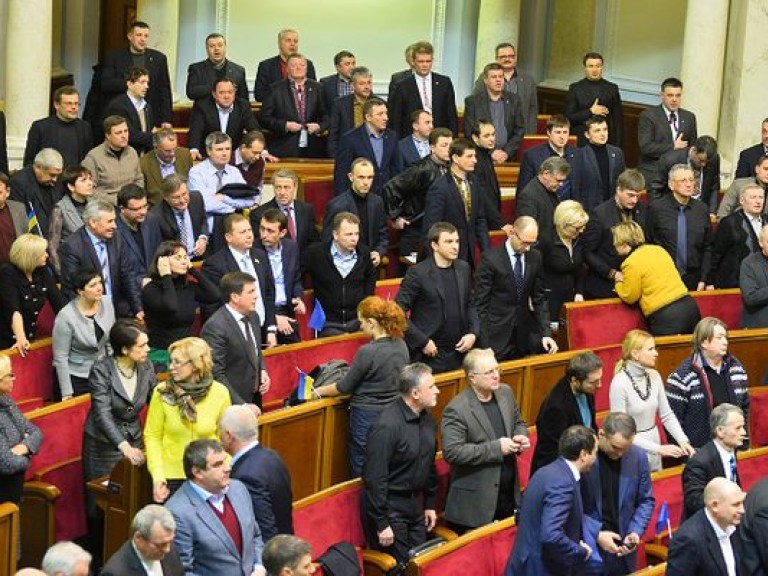 Парламент принял закон о Кабинете министров