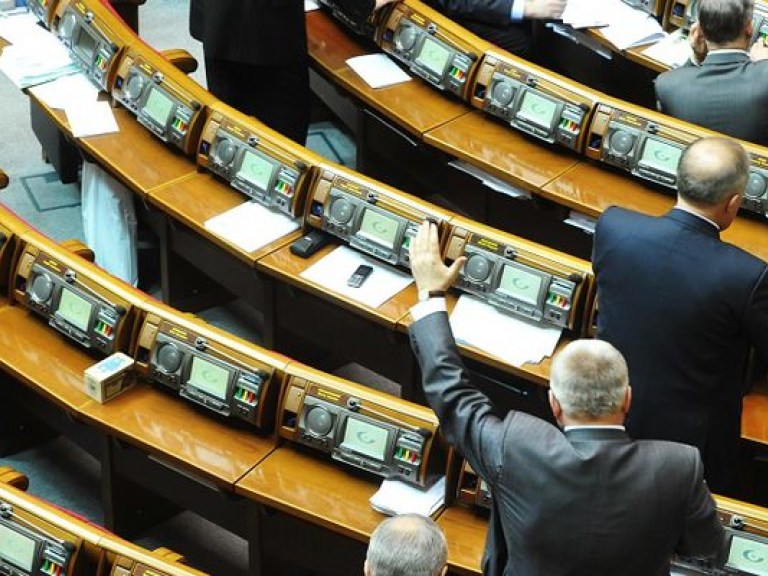 Рада приняла законопроекты для восстановления исполнительной власти в стране