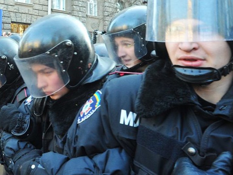 Аваков: Милиция и внутренние войска Крыма подняты по тревоге