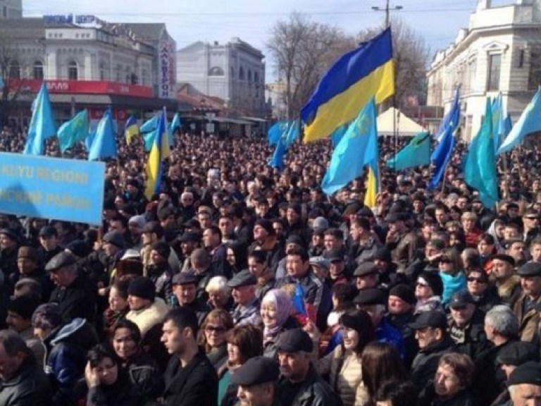 26 февраля на митингах в Симферополе пострадало 30 человек, трое — в тяжелом состоянии