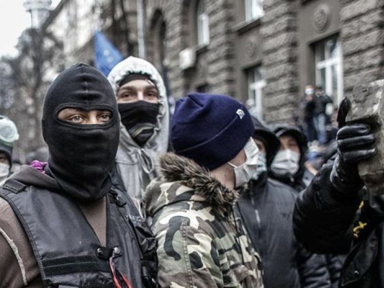 Власть в Украине захватили профашистские молодчики – Янукович