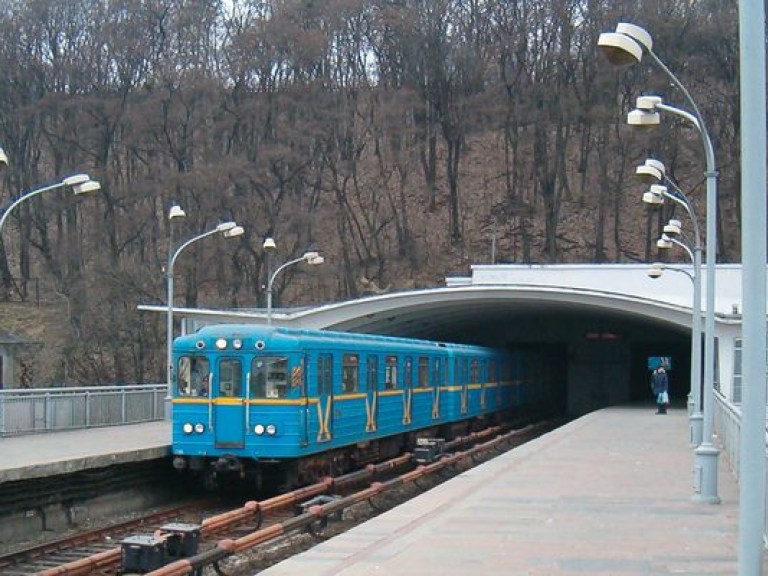 В Киеве вновь частично закрывают вестибюли метрополитена