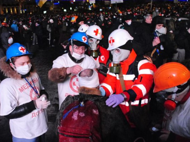 Люди умирали от пуль снайперов мгновенно &#8212; главврач Майдана