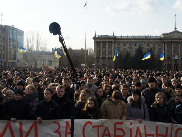 В Николаеве митингуют за отсоединение от Украины (ФОТО, ВИДЕО)