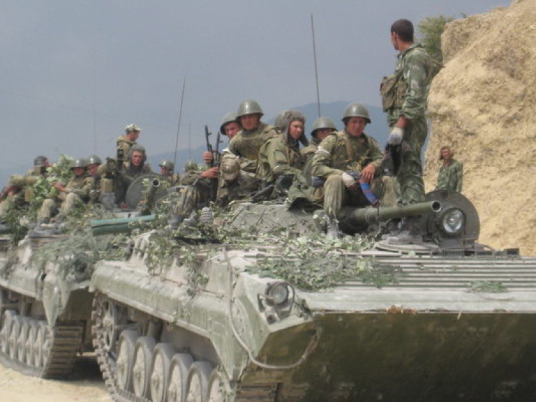 Военные РФ взяли под контроль Керченскую переправу