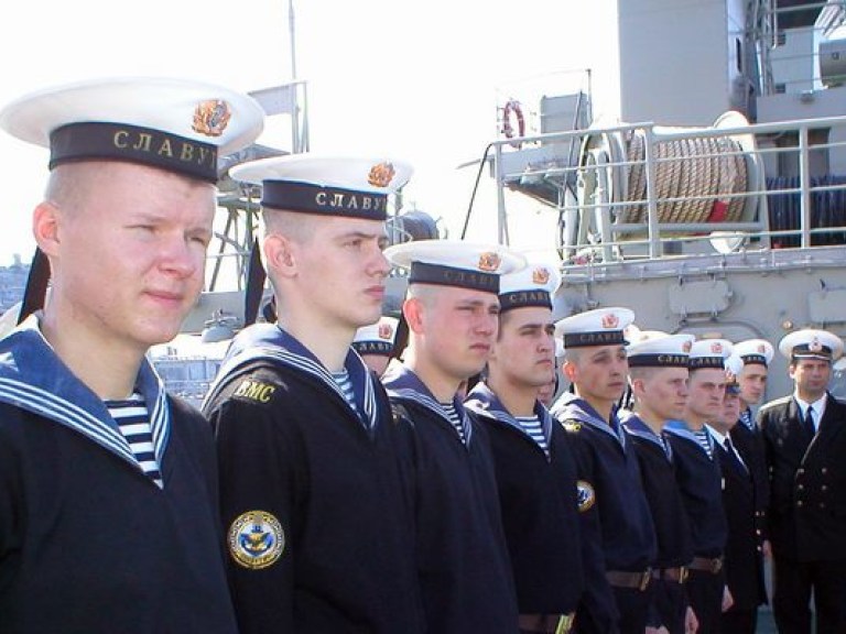 Офицеры штаба командования ВМС Украины отказались перейти под контроль крымской власти