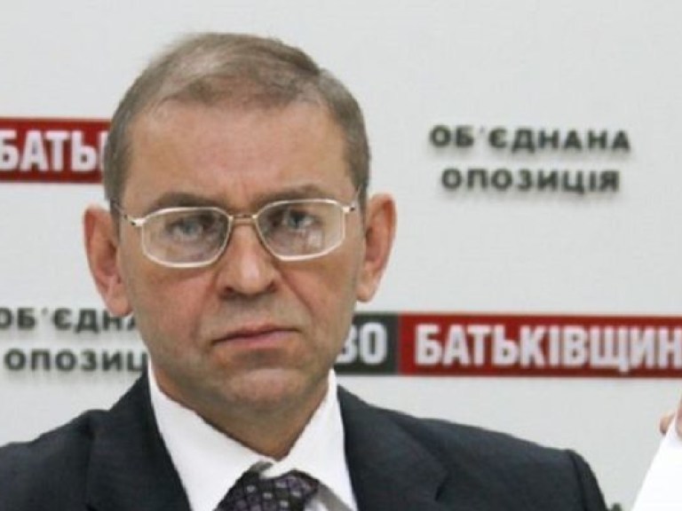 Пашинский назначен временно исполняющим обязанности главы администрации Президента