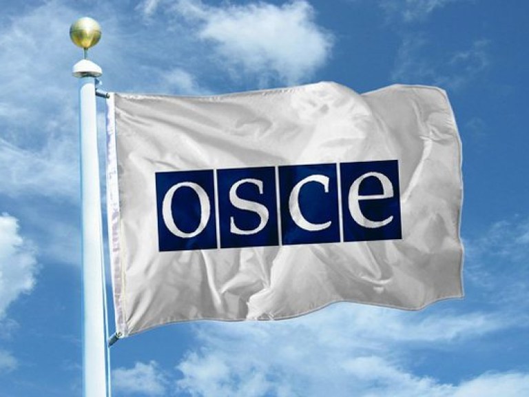 Миссию ОБСЕ не пустили в Крым, открыв в ее сторону предупредительный огонь