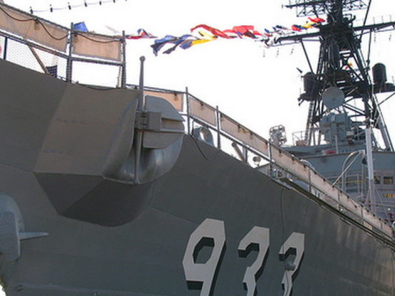 Американский ракетный эсминец получила приказ обеспечить стабильность в Черном море