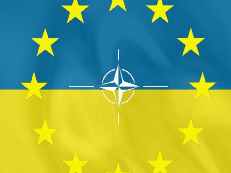 МИД: Украина пока не собирается вступать в НАТО и денонсировать соглашения по ЧФ России