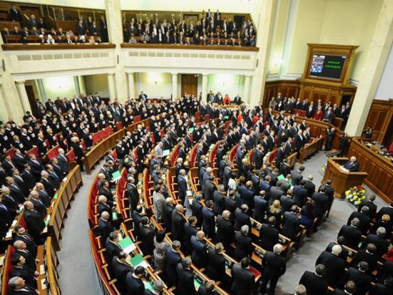 Депутаты призвали крымчан не участвовать в референдуме, а парламенту Крыма пригрозили роспуском