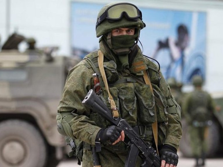 Янукович уверен, что «зеленые человечки» в Крыму присланы из Киева