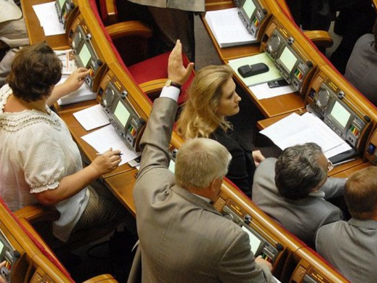 Сегодня парламент намерен изменить основания пребывания иностранцев на территории Украины