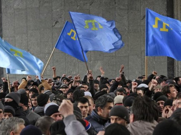 В Крыму более 40 тысяч жителей провели акцию за целостность Украины