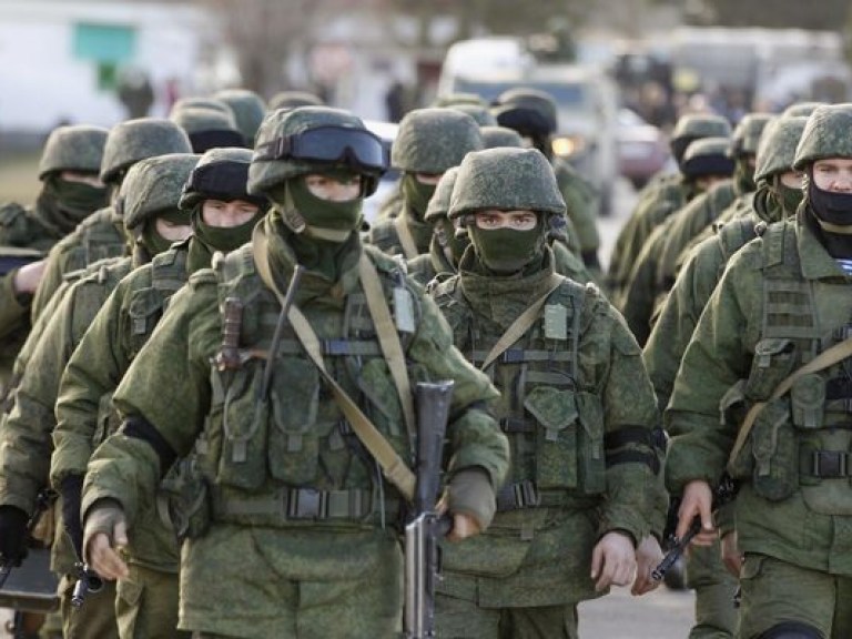 Министр обороны рассказал, сколько российских военных сейчас в Крыму