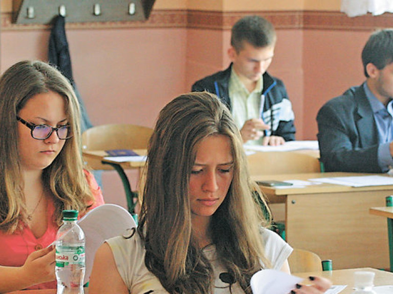 Крымские студенты-филологи приостановили обучение