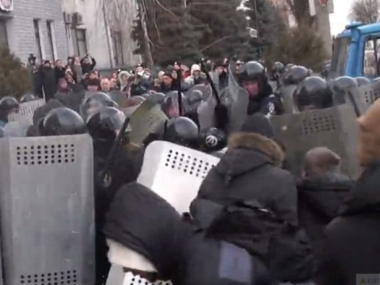 В результате перестрелки в Харькове погибли два человека, еще 30 задержаны &#8212; Аваков