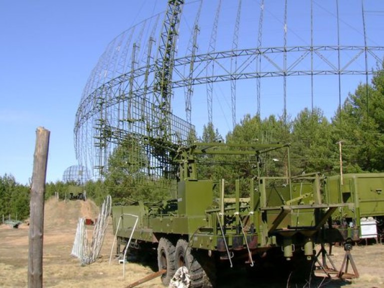 В Крым завозят радиолокационные станции