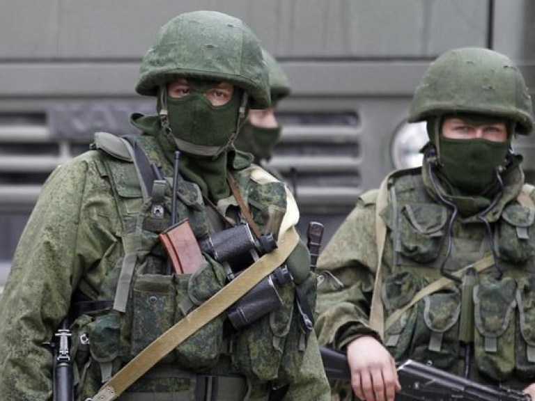 К украинской границе перебрасывают российских военных