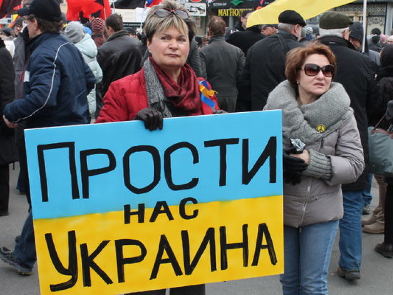 Россияне провели «Марш мира» против войны в Украине: Мы хотим извиниться перед украинцами