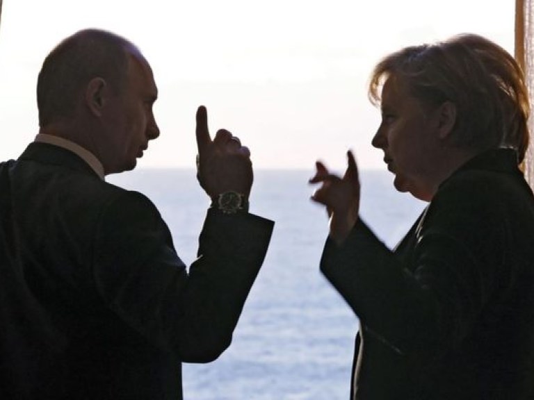 Меркель и Путин обсудили референдум в Крыму