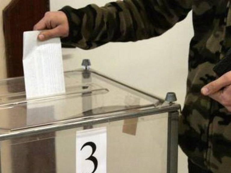В Крыму на референдуме голосуют граждане России