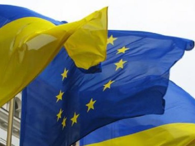Яценюк объяснил, почему Украина пока не подпишет экономическую часть соглашения об ассоциации