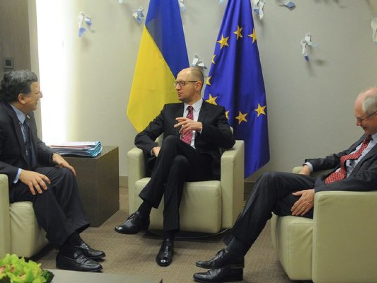 Украина подписала с ЕС политическую часть соглашения об ассоциации