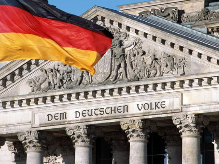 Германия не намерена оказывать прямую финансовую помощь Украине